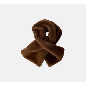 NEW OUI faux fur stole in taupe